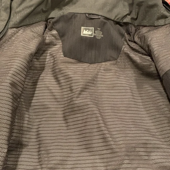 REI Elements Co-Op winter jacket black with removable hood - Picture 9 of 10